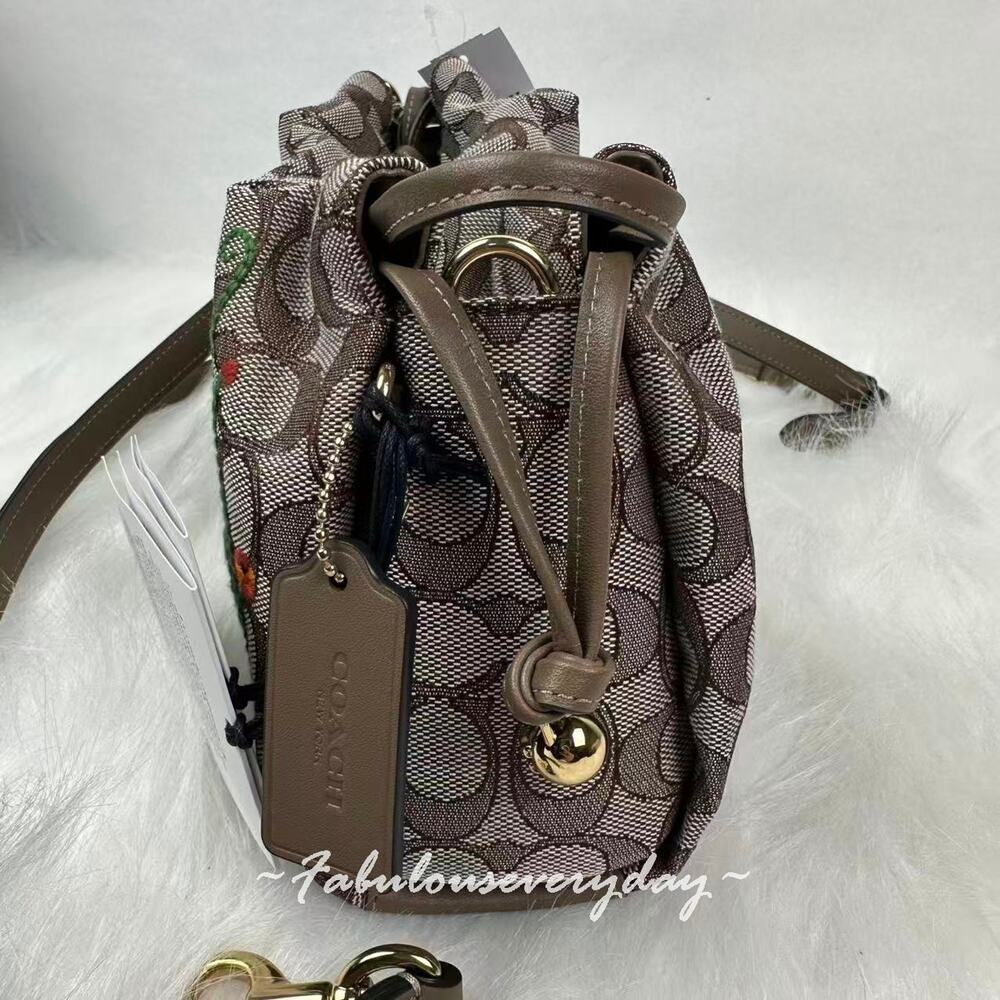 Coach Faye Shoulder Bag In Signature Jacquard With Floral Embroidery CDZ02 NWT - Picture 3 of 8